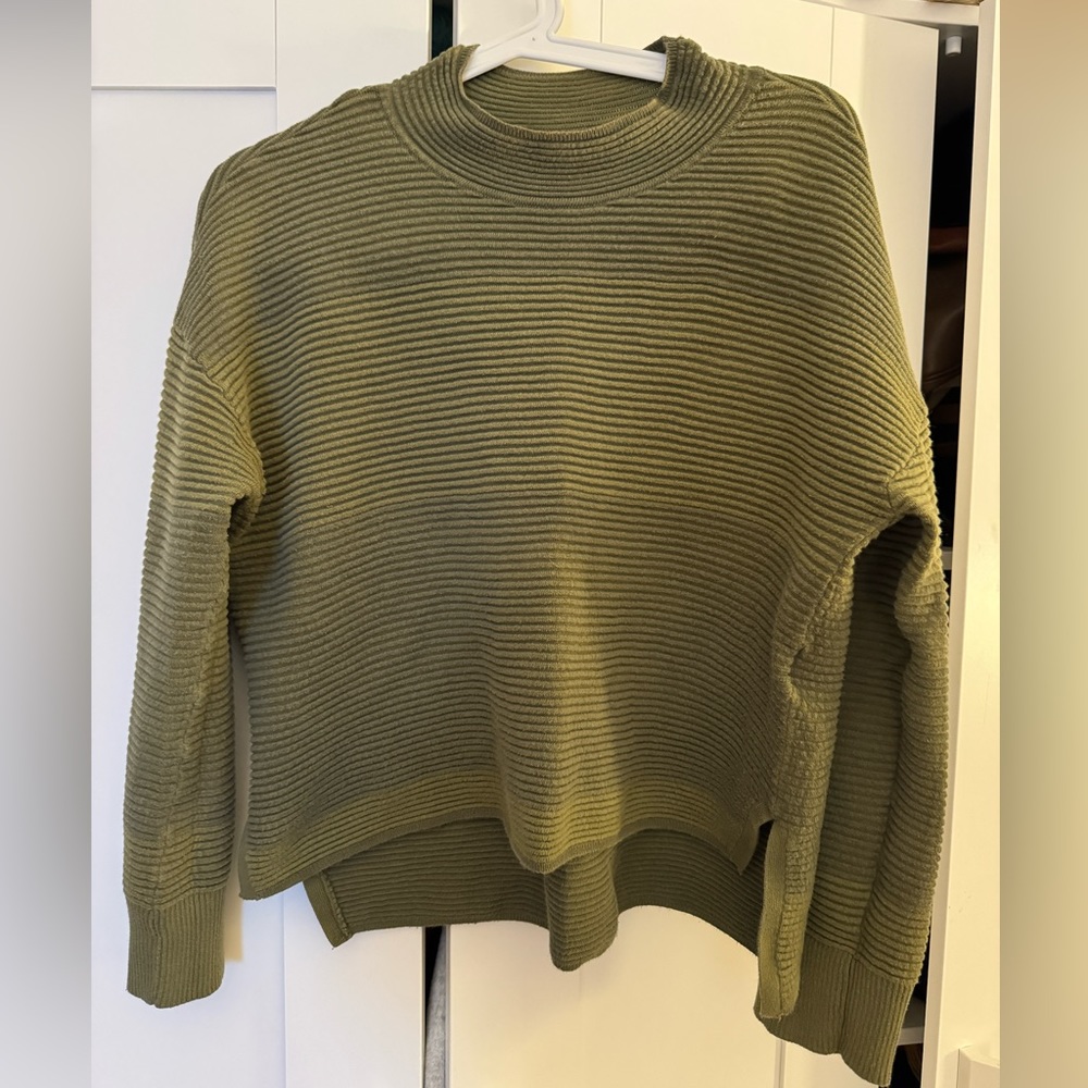 Daily Practice green size M sweater